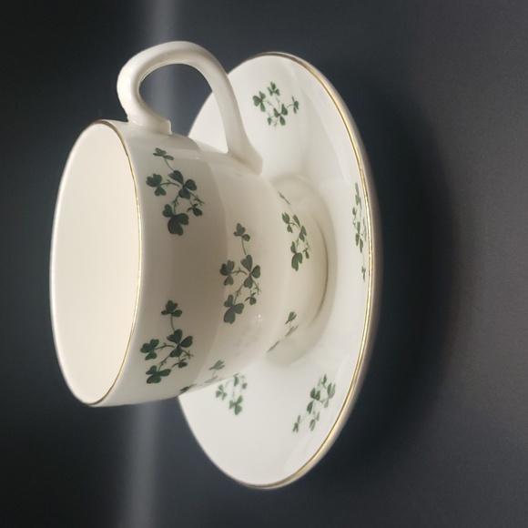 Carrigaline Green Shamrock Teacup and Saucer Set, Made in Cork Ireland - Picture 7 of 7